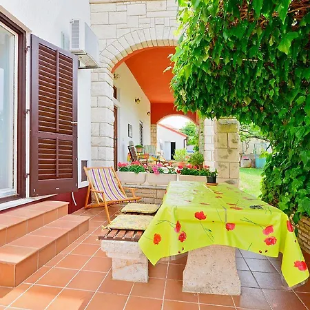 Adelmo 1189 アパート プレマントゥーラ