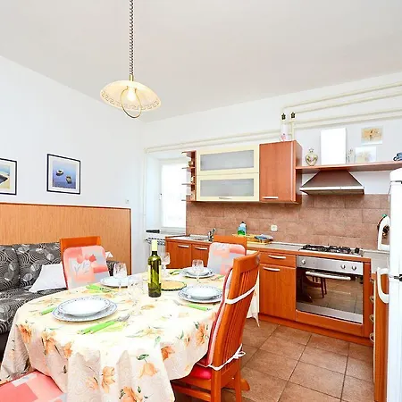 アパート Adelmo 1189 *